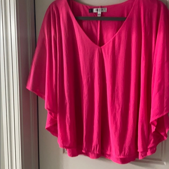 Jennifer Lopez Tops - Hot pink top batwing style siZe large